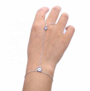 Pulsera de cadena larga con dije de ojo turco redondo personalizado de fábrica y anillo de mano esclava - Product Image 5