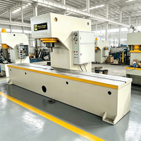Pompa Hidrolik CNC Servo Kontrol Empat Kolom Tiga Balok 100 Ton untuk Benda Kerja Panjang 10m Kekakuan Tinggi Layar Digital
