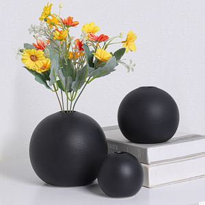 <span class=keywords><strong>Vase</strong></span> <span class=keywords><strong>en</strong></span> céramique <span class=keywords><strong>en</strong></span> forme de boule INS ensemble de 3 vases <span class=keywords><strong>en</strong></span> <span class=keywords><strong>poterie</strong></span> grossière moderne pour fleurs séchées <span class=keywords><strong>Vase</strong></span> à fleurs décoratif pour centre de table - Product Image 2
