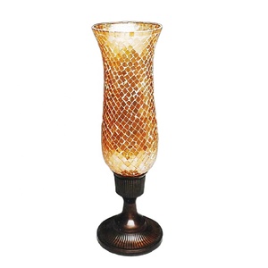 Grand Porte-Bougie Hurricane en Mosaïque Fait Main en Verre Cristal Style Antique pour Mariages - Product Image 1
