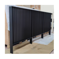 Clôture modulaire de conception moderne en aluminium, panneaux de clôture à lattes horizontales pour la protection de la vie privée dans la cour, clôture de jardin extérieure