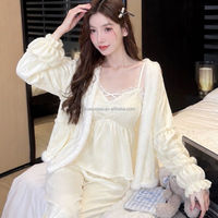 Ensemble de pyjama trois pièces en dentelle de style français pour femmes, cardigan en velours épais d'hiver, pyjama chaud et doux de haute qualité