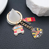 Porte-clés Pompier 7,7 cm, Breloque en métal émaillé Camion de Pompiers, Cadeau Souvenir Événement Sécurité Incendie, 3 Styles, Vente en Gros