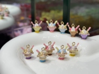 Vente en gros en stock pendentif en émail multicolore pas cher bricolage fruit animal crème glacée pain breloques pour la fabrication de bijoux