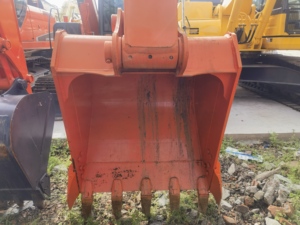 Cheap Price <b>Machine</b> Used 20 ton Hitachi zx200 excavator in low working hours and good condition in stock - Product Image 6