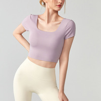 Débardeur de yoga pour femme à manches courtes avec coussinets de poitrine, dos ouvert, col carré, coupe ajustée, adapté pour les vêtements d'extérieur, le sport et les brassières de fitness