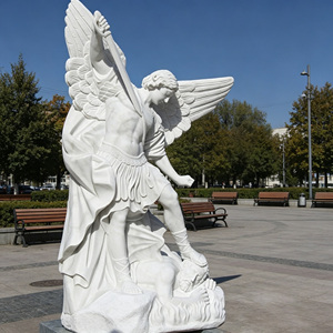 Estatua de San Miguel Arcángel de Mármol Blanco de Tamaño Real para Decoración de Jardín, Iglesia y Uso Religioso en Exteriores - Product Image 3