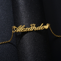 Venta al por mayor inicial letra Collar personalizado collar de acero inoxidable cursiva corona corazón placa de identificación joyería nombre personalizado moda