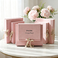 Boîte à livre magnétique de luxe avec logo personnalisé, orange rouge, en tissu de lin beige, fermeture à ruban rigide, boîtes cadeaux pour emballage cadeau