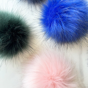Pompons en fausse fourrure de lapin JC faits à la main, boule de 3,1 pouces, bande élastique, boucle, chapeaux d'hiver de Noël, porte-clés, décoration de mariage et de la maison - Product Image 3