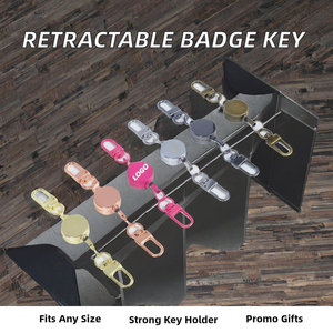 Porte-<span class=keywords><strong>badge</strong></span> rétractable réglable en alliage avec mousqueton en alliage de zinc – Support de clés robuste à thème sportif avec <span class=keywords><strong>cordon</strong></span> de retrait <span class=keywords><strong>pour</strong></span> carte d'identité - Product Image 2