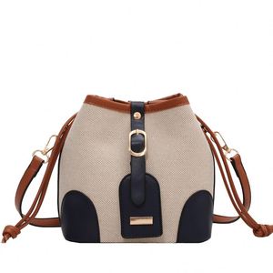 Cartera tejida a mano a precio de fábrica, bolso bandolera para mujer, bolso de hombro de paja para verano 2025 - Product Image 1