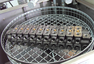 Промышленный Ультразвуковой очиститель с вращающейся станцией высокого давления с рециркуляционной фильтрацией - Product Image 6