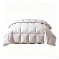 Couette d'été en polyester de qualité supérieure, taille Queen, blanche, matelassée en boîte, garnissage en duvet d'oie, douce, respirante et lavable