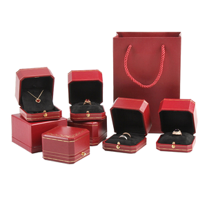 Boîte à bijoux en cuir PU avec logo personnalisé, boîte de présentation de bijoux de luxe pour mariage, boîte de rangement pour boucles d'oreilles et colliers - Product Image 4