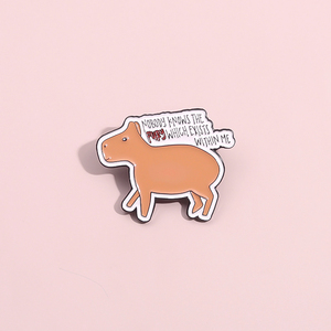 Simpatiche spille in smalto capibara personalizzate nessuno sa dentro di ME spille risvolti con risvolto regalo di gioielli animali per bambini - Product Image 2