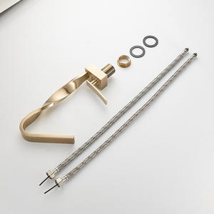 <span class=keywords><strong>Rubinetto</strong></span> di lusso in ottone con supporto a ponte per <span class=keywords><strong>rubinetto</strong></span> leggero a tubo piatto con spazzolatura a foro singolo manico a cascata miscelatore caldo freddo - Product Image 3