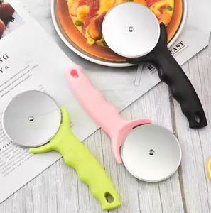 Nuovo Tagliapizza di Alta Qualità in Acciaio Inox con Manico in Plastica, Rotella Rotonda per Pizza, Facile <span class=keywords><strong>da</strong></span> Usare e Pulire, Utensili <span class=keywords><strong>da</strong></span> Cucina - Product Image 2