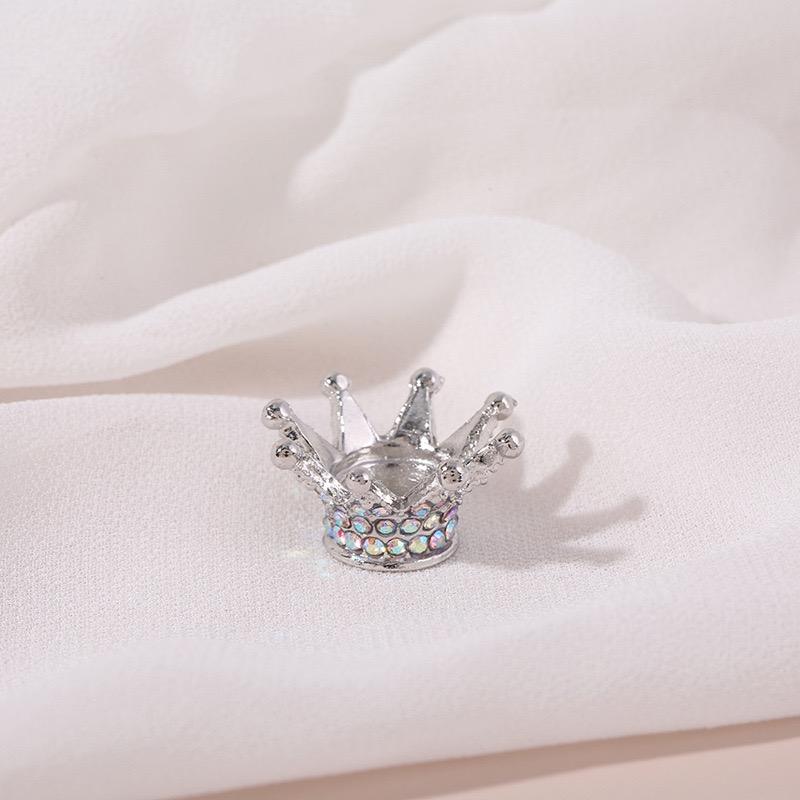 สีขาวเงิน