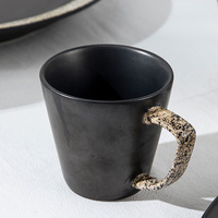 Assiettes brunes pour la maison OEM Mugs en céramique personnalisés Glaze Porcelaine Ustensiles de cuisine Assiette Plat Bol Service de table Luxe