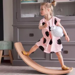 厂家批发木制曲线蒙特梭利儿童玩具木制品儿童房家具平衡板