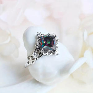 Anello Geometrico con Topazio H226 in Argento, Gioiello da Donna per Fidanzamento - Product Image 5