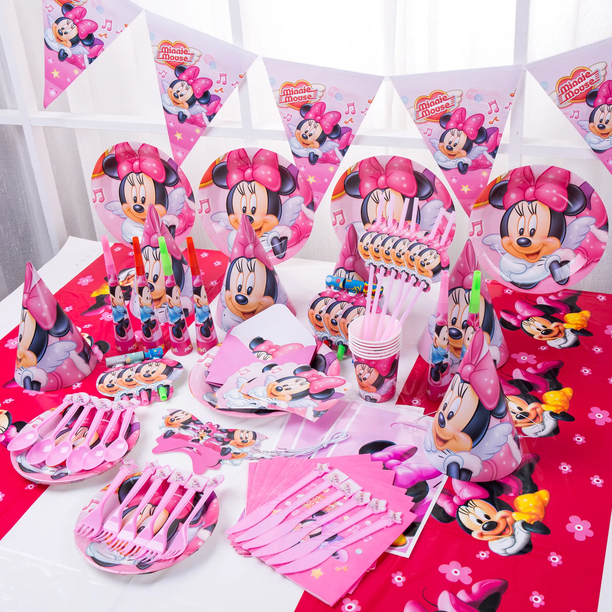 Amazon Hot Selling 90pcs Cartoon Themed Event Party Supplies Kids Toys Minnie Mouse Party Supplies