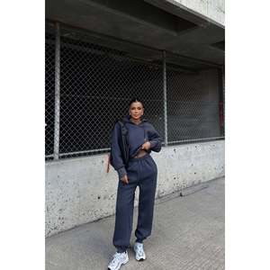 Ensemble de survêtement en nylon coupe-vent respirant anthracite, vêtements d'hiver sur mesure de luxe à capuche, grande taille, logo brodé, uni - Product Image 5