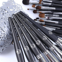 Ensemble de 40 pinceaux de maquillage professionnels en poils d'animaux doux avec manche en bois pour le visage, le fond de teint et les fards à paupières