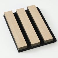 Panneau acoustique en lattes de bois avec feutre, grille murale insonorisante pour la décoration des murs des hôtels, des bureaux et des studios