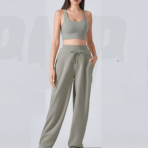 Set di allenamento da donna con logo personalizzato di alta qualità 2024 nuovo <span class=keywords><strong>Design</strong></span> pantaloni da donna in due pezzi da <span class=keywords><strong>palestra</strong></span> - Product Image 1