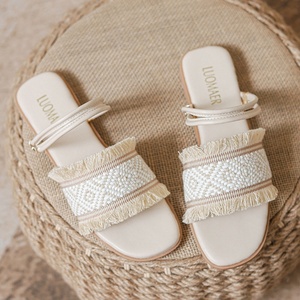 Nouveautés Vente en gros Personnalisé Sandales plates à bout carré tissées à la main pour femmes, style plage estivale - Product Image 5
