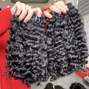 Lot de cheveux bouclés non lavés de 14 pouces, les plus vendus, pour coiffure en salon et usage quotidien beauté et mode, disponible à la vente - Product Image 3