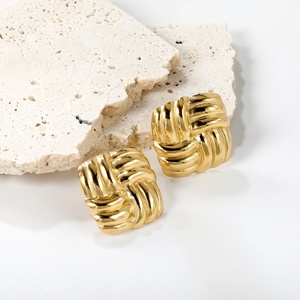 Pendientes de Joyería de Moda, Chapados en Oro de 18k, Acero Inoxidable Hipoalergénico, Antideslustre, Texturizados, Cuadrados, para Mujer - Product Image 1