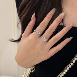 Bague en argent pur S925 à trois couches avec un design unique, personnalité tendance et sensation haut de gamme - Product Image 2