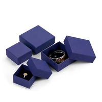 Boîtes à bijoux en carton recyclable de couleur bleu foncé, avec finition brillante, revêtement UV, couvercle et base personnalisables, prix de gros