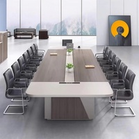 Grande table de conférence rectangulaire moderne pour plusieurs personnes, table de réunion de bureau avec gestion des câbles pour salle de réunion