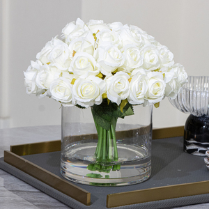 ช่อดอกไม้ผสมดอกไม้ประดิษฐ์ด้วยดอกไม้ผ้าไหมและรายละเอียดดอกไม้พลาสติกสำหรับตกแต่งงานตามสั่ง - Product Image 1