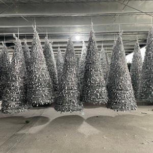 <span class=keywords><strong>Albero</strong></span> <span class=keywords><strong>di</strong></span> <span class=keywords><strong>Natale</strong></span> Premium in PE e PVC con Neve Artificiale, Rami Folti, <span class=keywords><strong>Pino</strong></span> Densa per Decorazioni Natalizie Interne ed Esterne, Riutilizzabile - Product Image 6