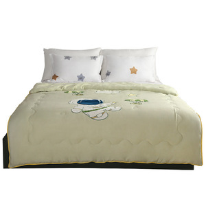 Couette en soie sur mesure pour enfants, broderie astronaute, couette d'été, garnissage 100% soie, poids inférieur à 1 jin - Product Image 4