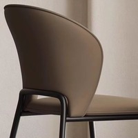 Chaises de salle à manger minimalistes contemporaines de style italien en métal et cuir, design haut de gamme pour la maison, l'hôtel et la salle de bain