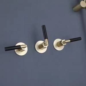 AMAXO Sistema de grifo de <span class=keywords><strong>ducha</strong></span> con cabezal de lluvia montado en la pared de oro cepillado Juego de <span class=keywords><strong>ducha</strong></span> oculto - Product Image 4