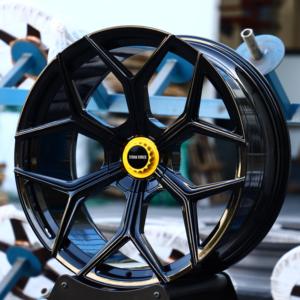 ล้อแม็กซ์ TITAN FORCE ขนาด 20x9.5 21x12.5 นิ้ว แบบ Center Lock ผลิตด้วยวิธีฟอร์จ สีดำเงา สำหรับรถยนต์ Lamborghini Temerario Huracan <span class=keywords><strong>STJ</strong></span> GT3 - Product Image 5