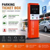 Système de stationnement automatique avec distributeur de tickets d'entrée, lecteur de cartes RFID et bouton d'appel du personnel