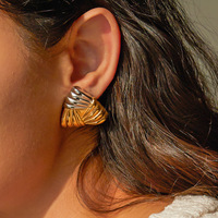 Boucles d'oreilles en or 18k plaqué pvd anti-ternissement en acier inoxydable texture de noeud triangle géométrique grosses boucles d'oreilles en or bijoux pour femmes
