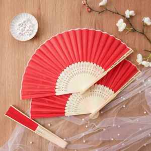 Éventail pliant en bambou sculpté de 7 pouces, style art populaire, avec dentelle blanche, décorations imprimées et peintures, idéal pour les cadeaux de mariage ou l'usage professionnel - Product Image 5