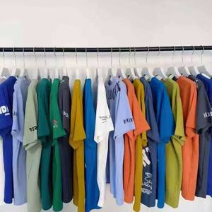 T-shirt pour homme personnalisé en gros, de haute qualité, en coton lourd 100%, style streetwear Y2K, imprimé avec des lettres graphiques - Product Image 2