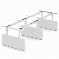 Bureau multi-postes modulaire collaboratif motorisé à hauteur réglable synchronisée, 6 colonnes, 3 niveaux, avec cloison de séparation