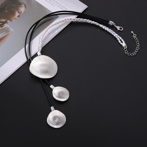 Nuova collana di <span class=keywords><strong>perle</strong></span> rotonde geometriche irregolari in metallo <span class=keywords><strong>collare</strong></span> in pelle nera collana regalo gioielli Casual da <span class=keywords><strong>donna</strong></span> - Product Image 3