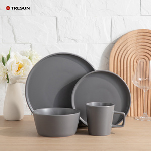 Service de table en grès gris brillant de 16 pièces pour 4 personnes, comprenant assiettes, tasses et bols, par un fournisseur de céramique - Product Image 2